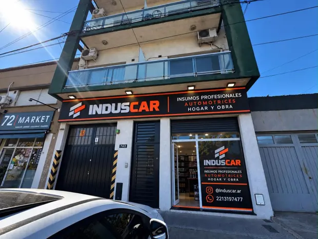 Induscar: Fachada y vidriera